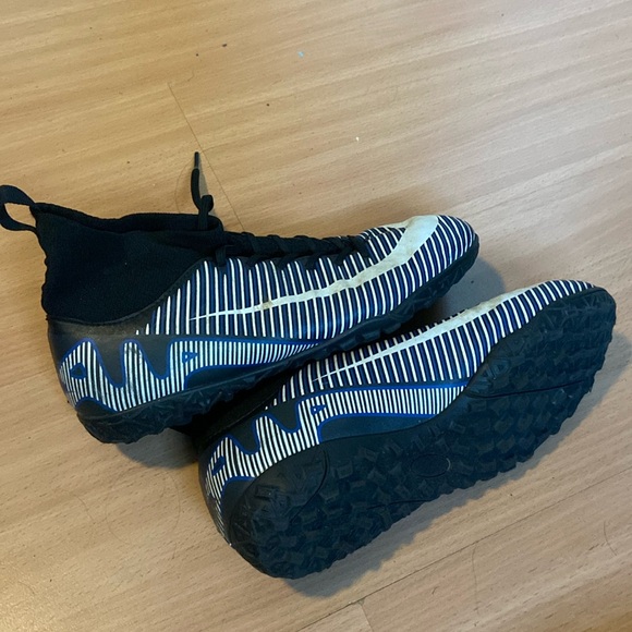 "Nike" turf soccer cleats. - Picture 3 of 3